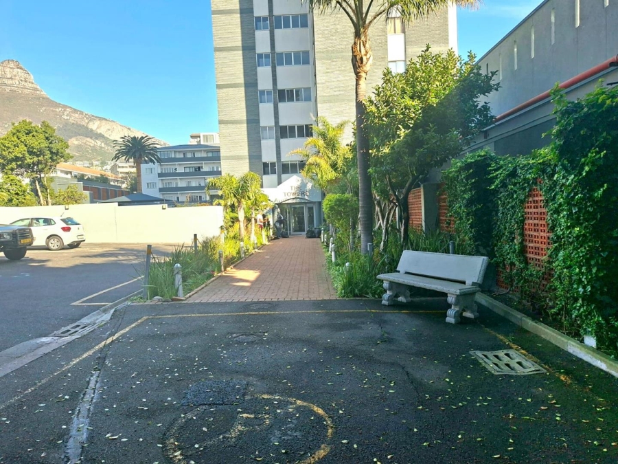 2 Bedroom Property for Sale in Sea Point Western Cape